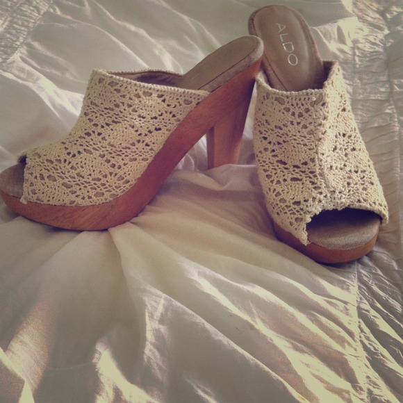 Aldo lace clogs
