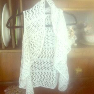 Cute summer shaw. Lace woven cotton.