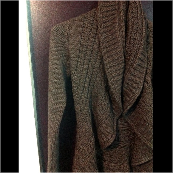 Brown Braided Sweater 🌿