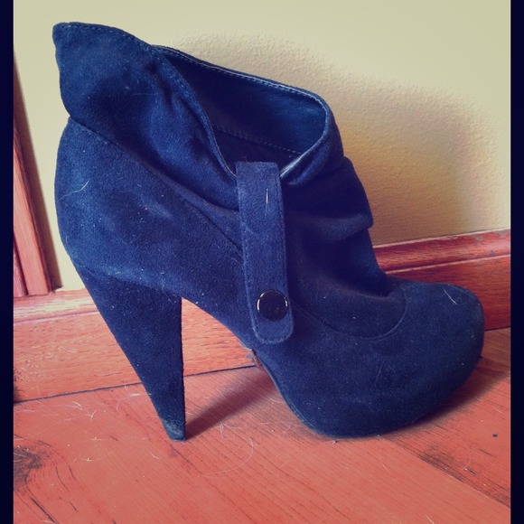 High heel bootie
