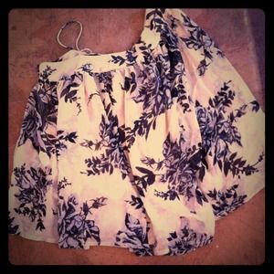 One shoulder bubble top