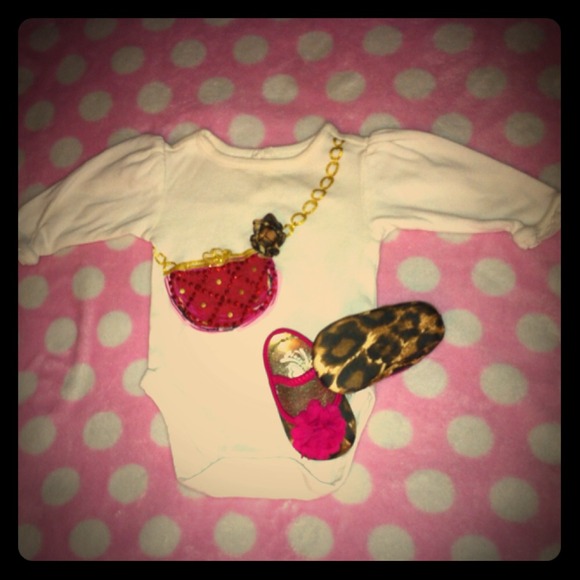 Tops - ✨ Cute Leopard Print Bow Shirt ✨