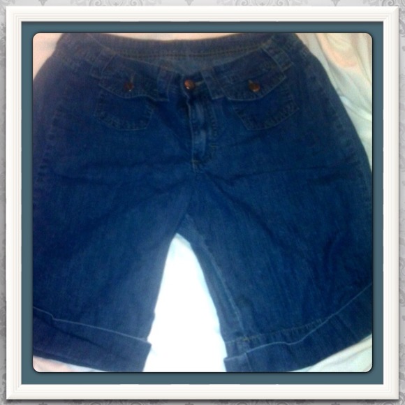 🌸TRADE BUNDLE🌸In time for spring!! Denim Shorts