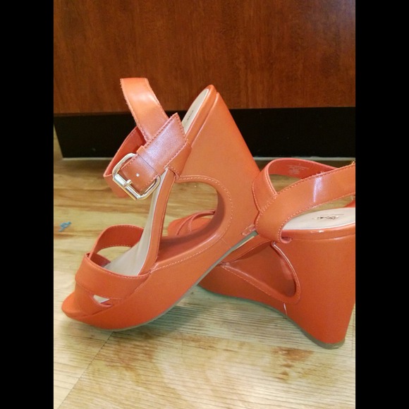 Mossimo orange wedges!!!!
