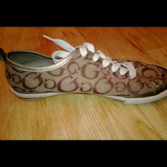 Brown guess tennis shoes!!! - Picture 3 of 3
