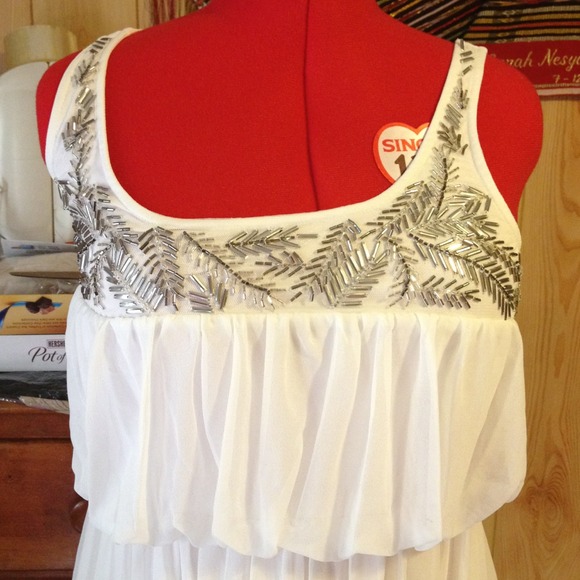 Cute dress - Picture 2 of 3