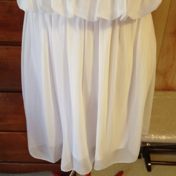 Cute dress - Picture 3 of 3