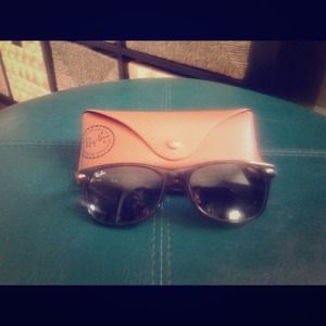 *Reduced* Authentic RayBan New Wayfarer Sunglasses
