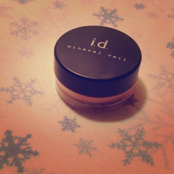Sold ---- (Bare minerals id tinted mineral veil)