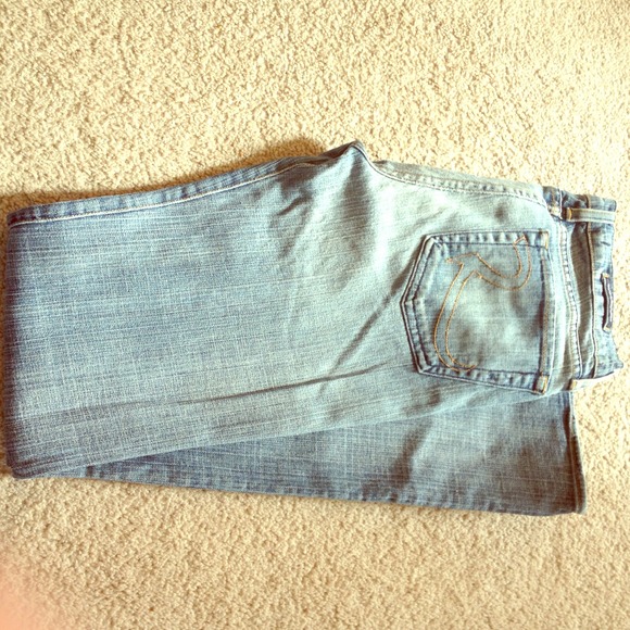 Lightwash Rock & Republic jeans