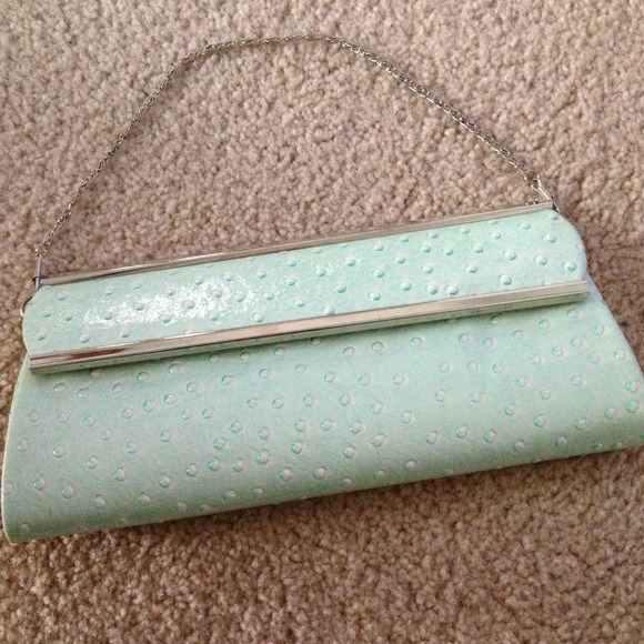 ❤❤SOLD❤❤Mint green clutch - Picture 1 of 4