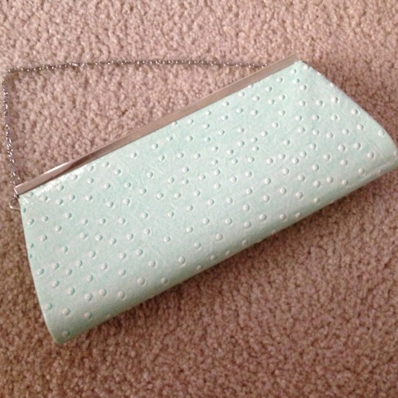 ❤❤SOLD❤❤Mint green clutch - Picture 3 of 4