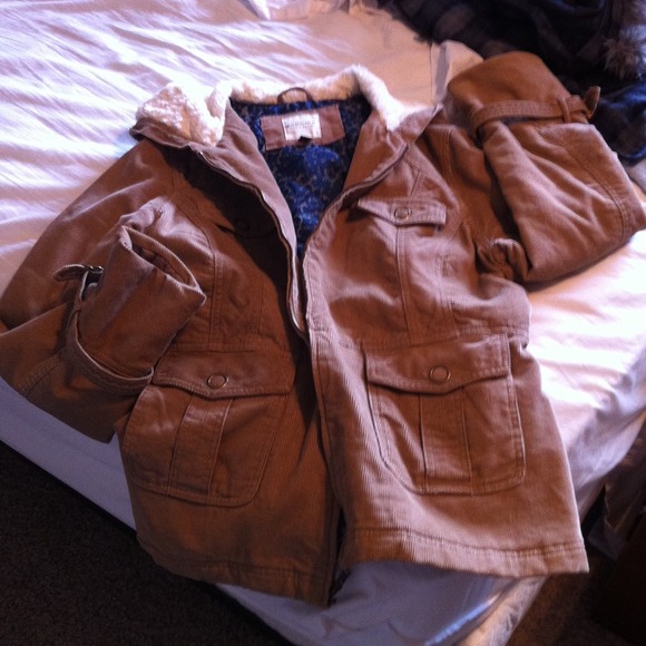 Coat - Picture 3 of 4