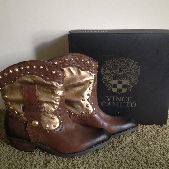 Vince Camuto Shoes - Brand NEW Vince Camuto LEATHER cowboy boots!