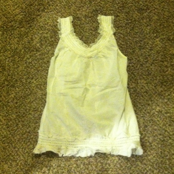 Cute, cotton, lace top...size: medium