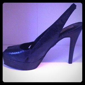 Vera Wang sling back pumps