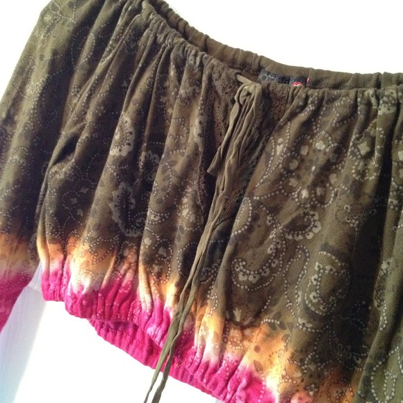 ❌SOLD❌ Hot Kiss Tie-Dye Crop Top Gypsy Hippie - Picture 2 of 3