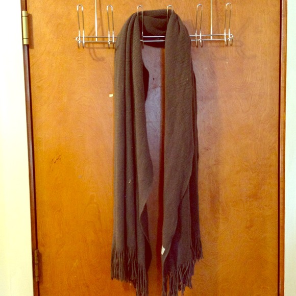 BUNDLE! 4 scarfs!