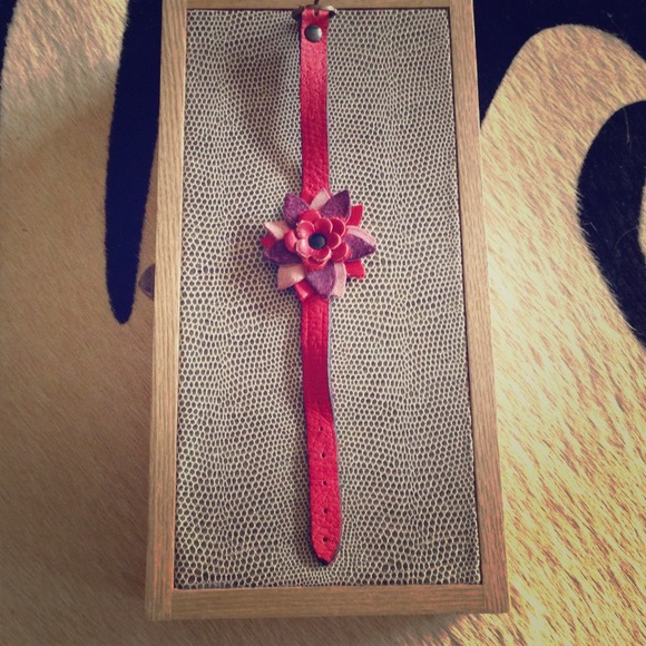 Cute flower leather bracelet