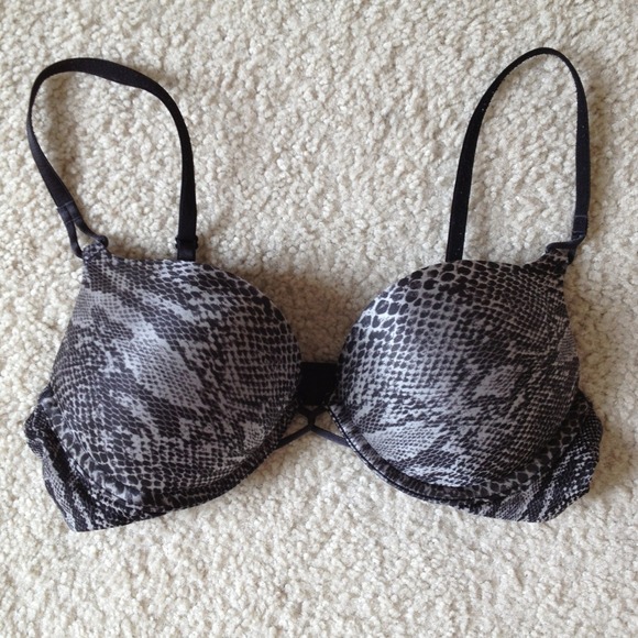 Sold❗Bombshell VS Bra
