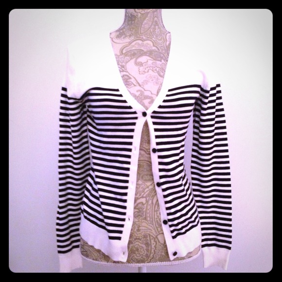 ⛔️SOLD⛔️ H&M cardigan