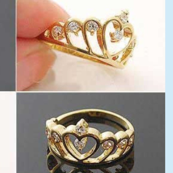 Beautiful Crown Tiara Ring - Picture 2 of 4