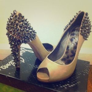 Sam Edelman Lorissia Stud Shoe Citrine