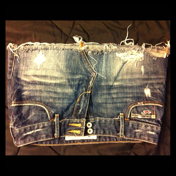 Size 0 skirt.