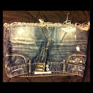 Size 0 skirt.