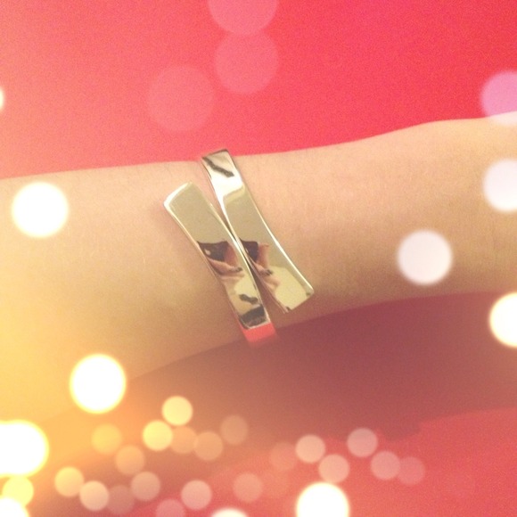 SALE!! 🎉🎉Silver bracelet