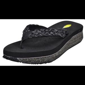 New Volatile Pigtail flip flop size 7