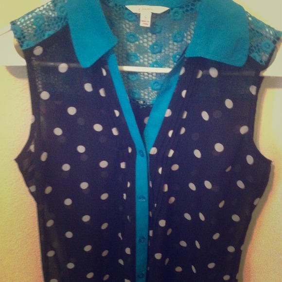 Reserved for sbonet chiffon top and gray shorts