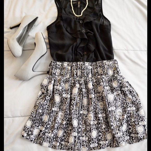 Forever 21 Abstract Print Skirt