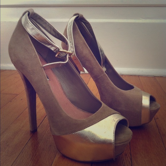 Beautiful and very sexy leather shoes!