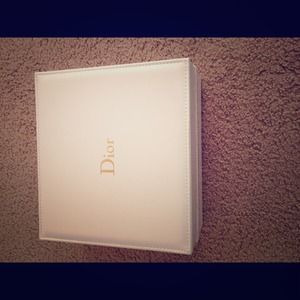 Dior box