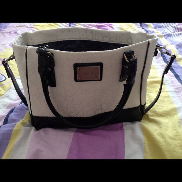 handbag - Picture 2 of 3