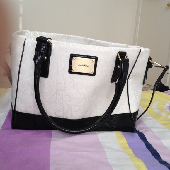 handbag - Picture 3 of 3