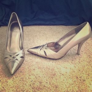 Bakers metallic silver heels