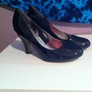 SUPER CHEAP little black heels