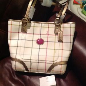 Reduced! Coach Pey Tatrsal medium tote.