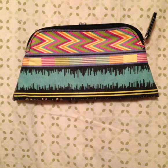 Cute HotTopic Wallet - Picture 2 of 4