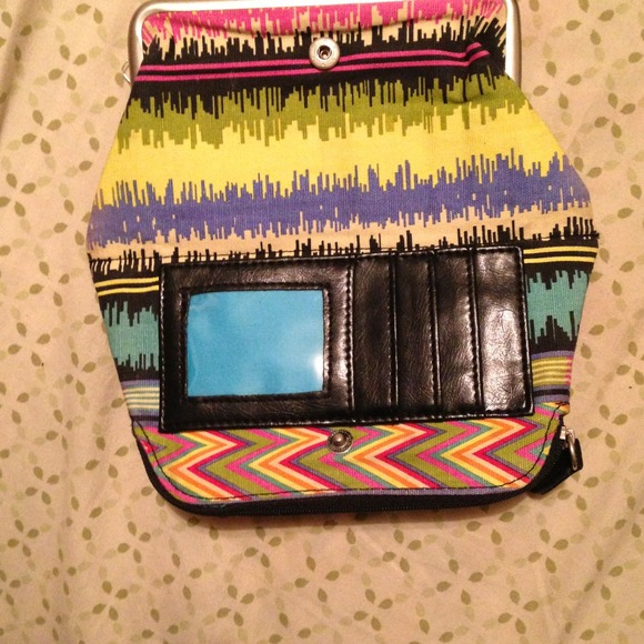 Cute HotTopic Wallet - Picture 3 of 4