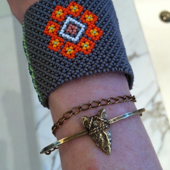 Adorable Brass Arrowhead Wrap Chain Cuff - Picture 4 of 7