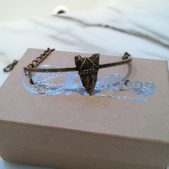 Adorable Brass Arrowhead Wrap Chain Cuff - Picture 5 of 7