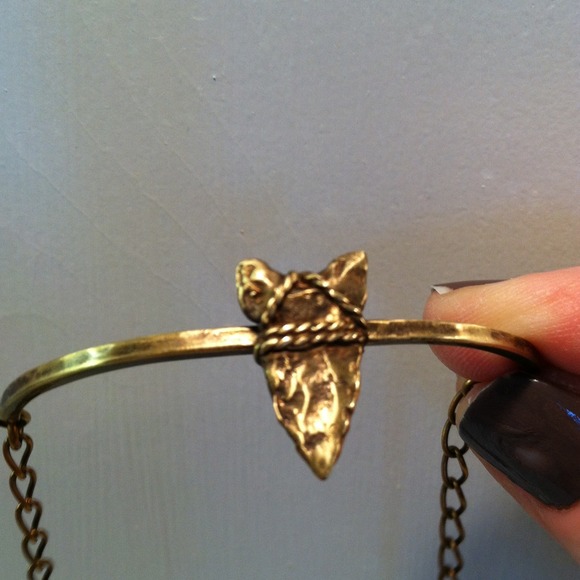 Adorable Brass Arrowhead Wrap Chain Cuff - Picture 6 of 7
