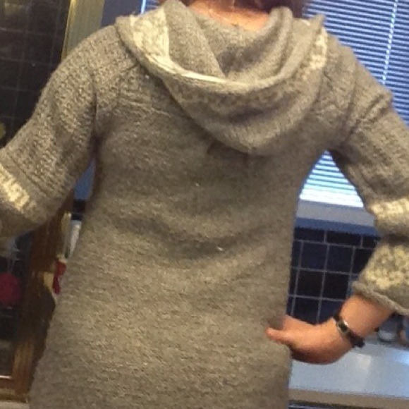 ❌SOLD❌Free People 🎀Beautiful🎀 Long Sweater - Picture 3 of 4