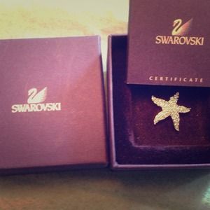 🌟Swarovski blue starfish pin 🌟