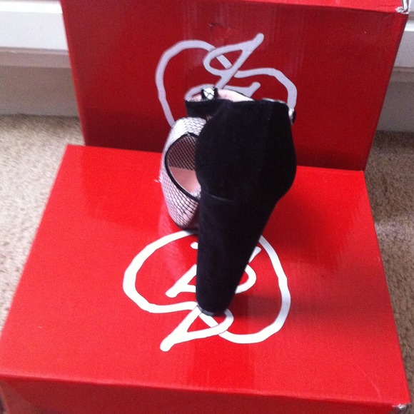 🚫SOLD🚫 - Picture 3 of 4