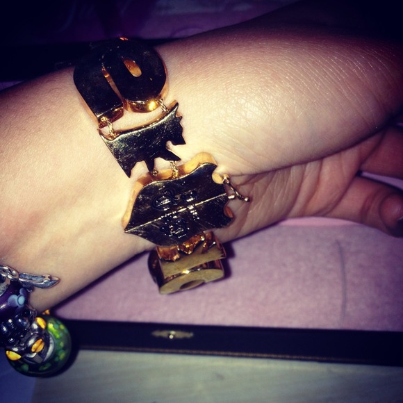 🚫Sold in the bundle 🚫Juicy Couture Bracelet - Picture 2 of 3