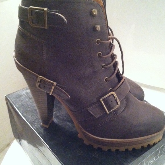 Boots ✅price reduced✅